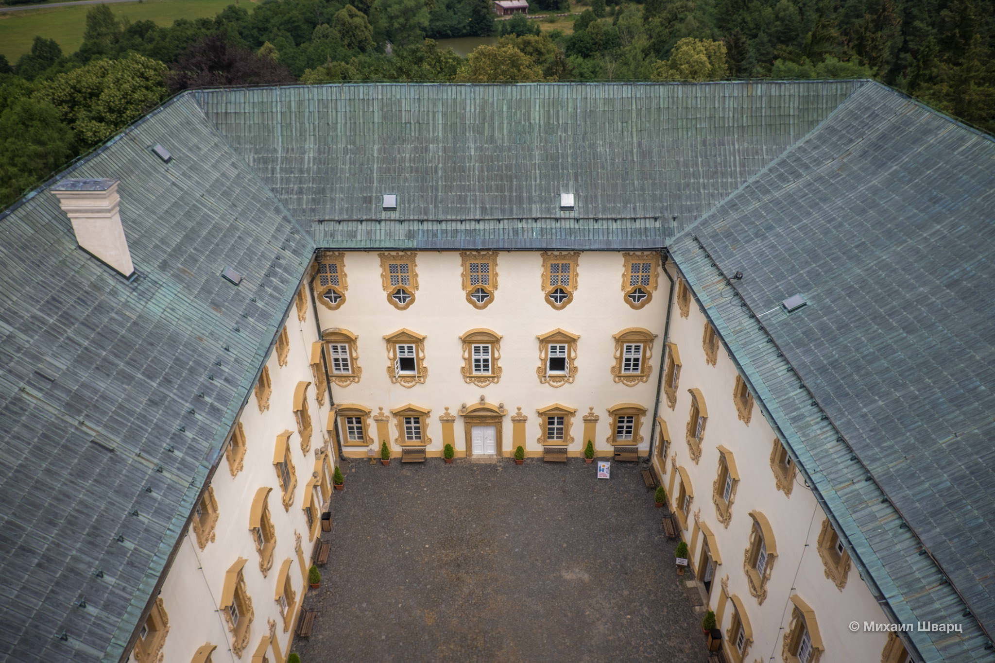 Двор, вид сверху