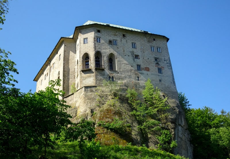 Замок Гоуска (hrad Houska)