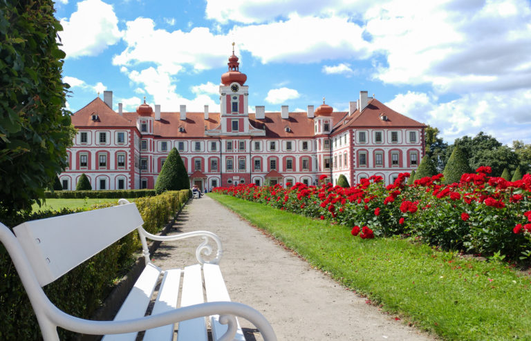 Замок Мнихово-Градиште (Zámek Mnichovo Hradiště)