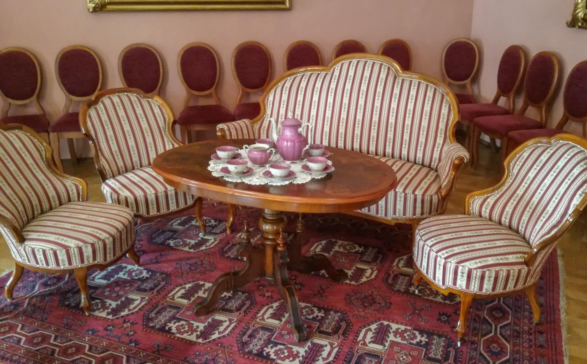 Кофейный столик