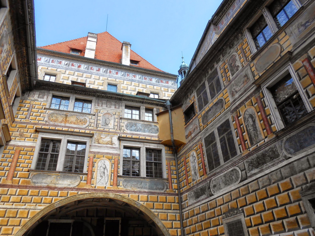 III внутренний двор