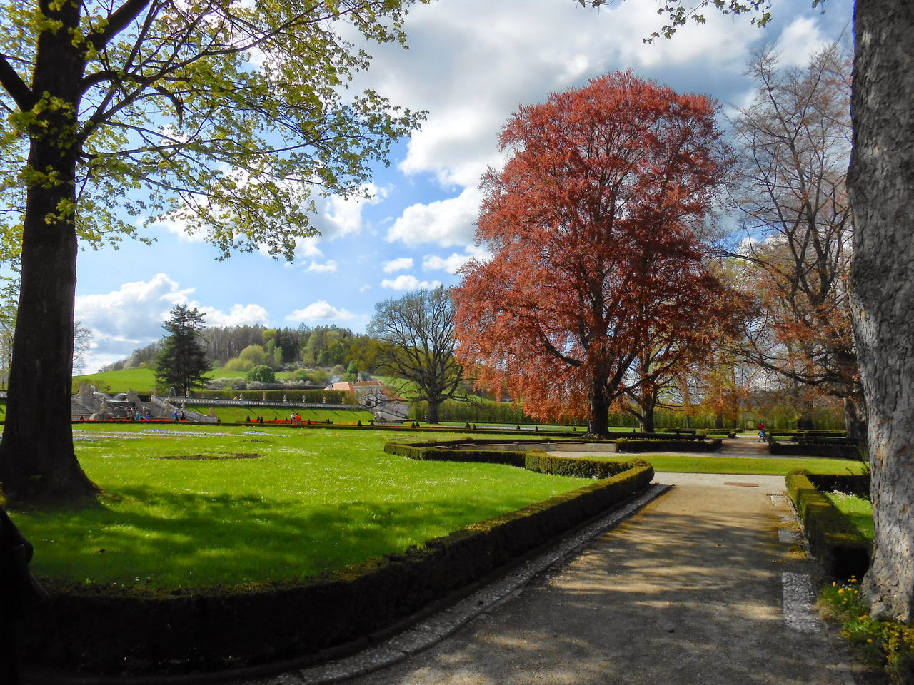 Замковый парк - самая обширная часть ареала замка Чески Крумлов.