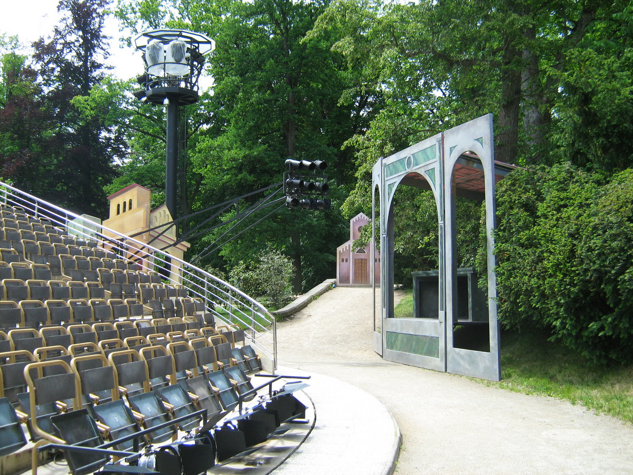 Декорации - сам парк