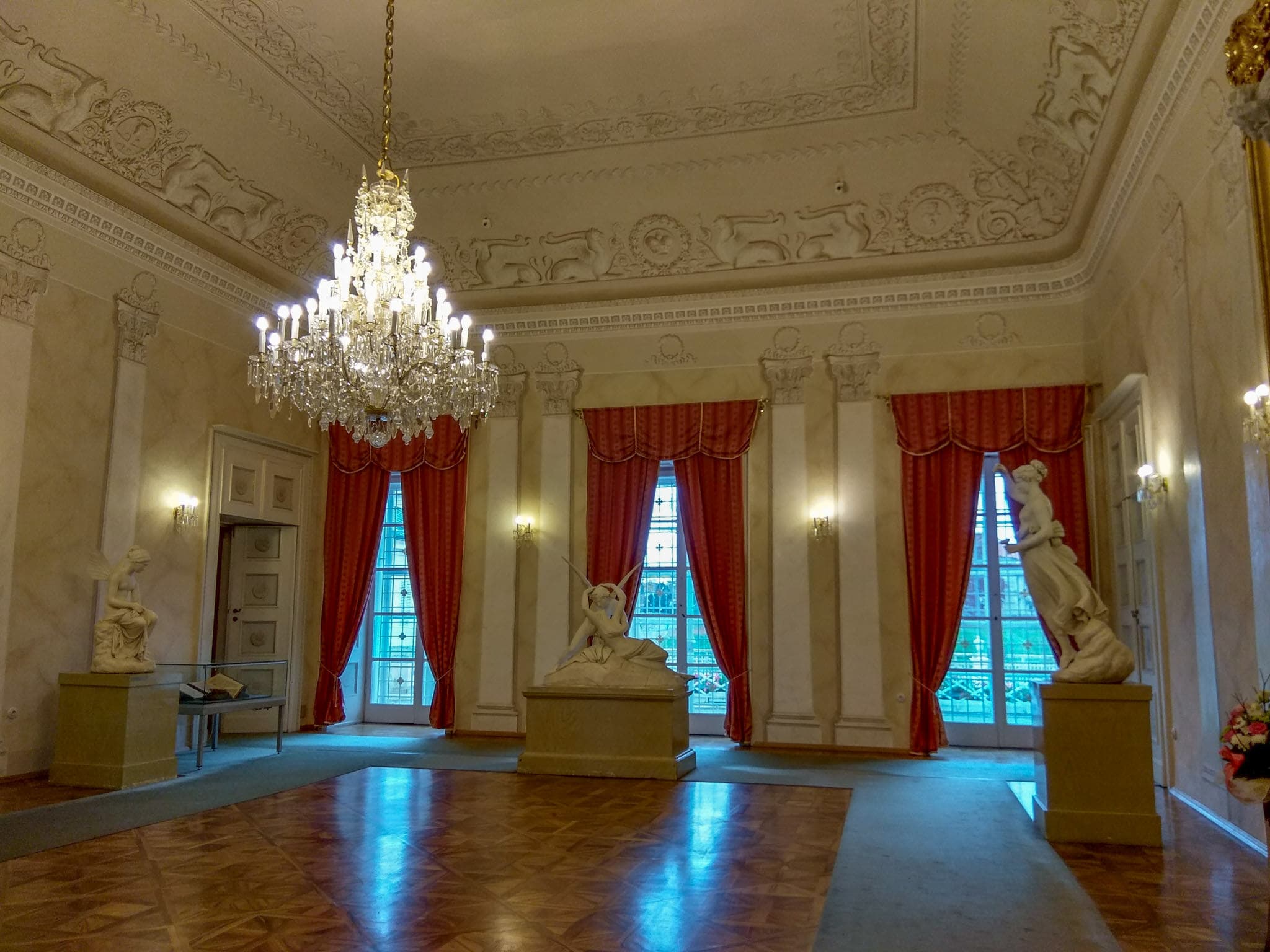 Большой зал