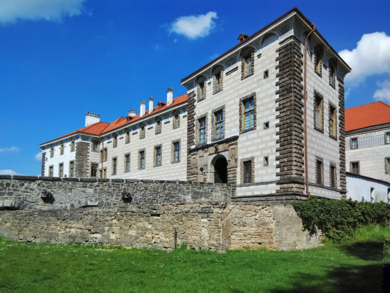 Замок Нелагозевес (Zámek Nelahozeves)