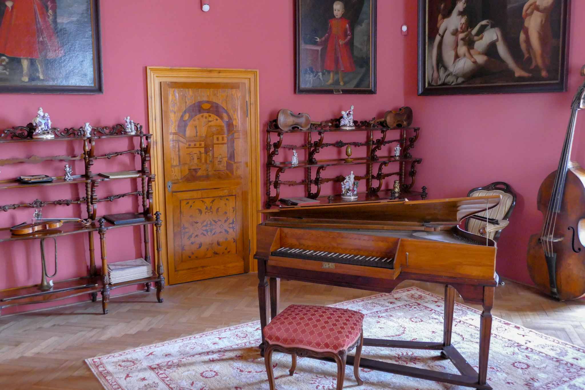 Музыкальный салон