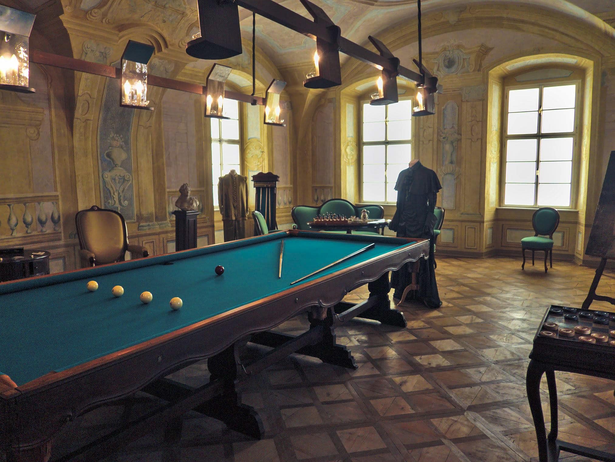 Бильярдный зал