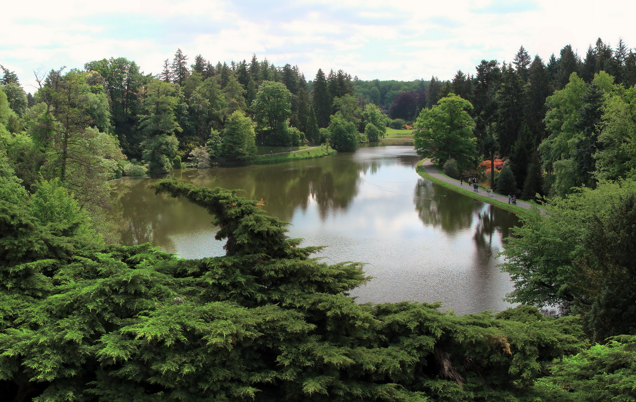 Вид парка от замка