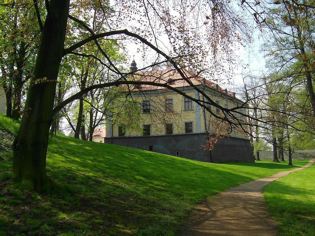 Здание замка