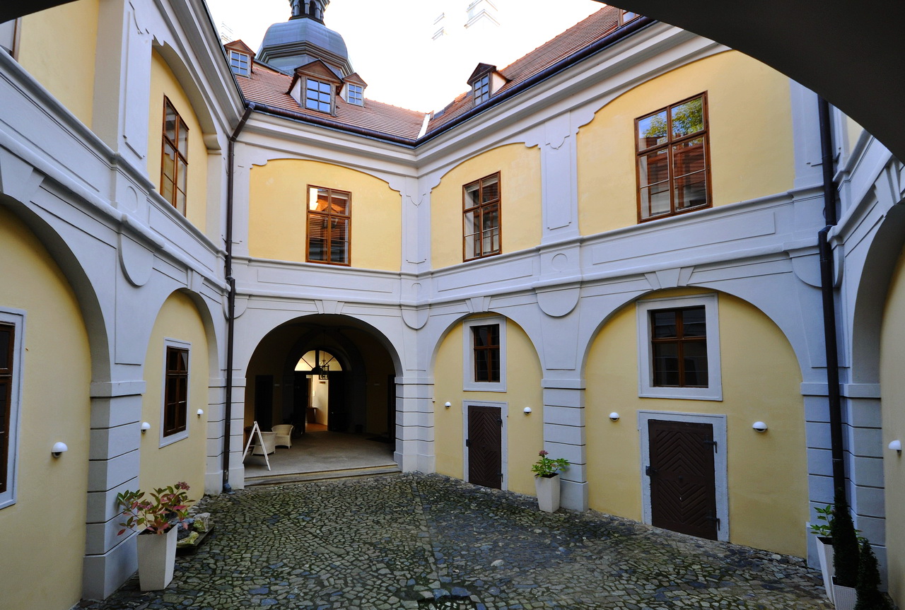 Внутренний двор