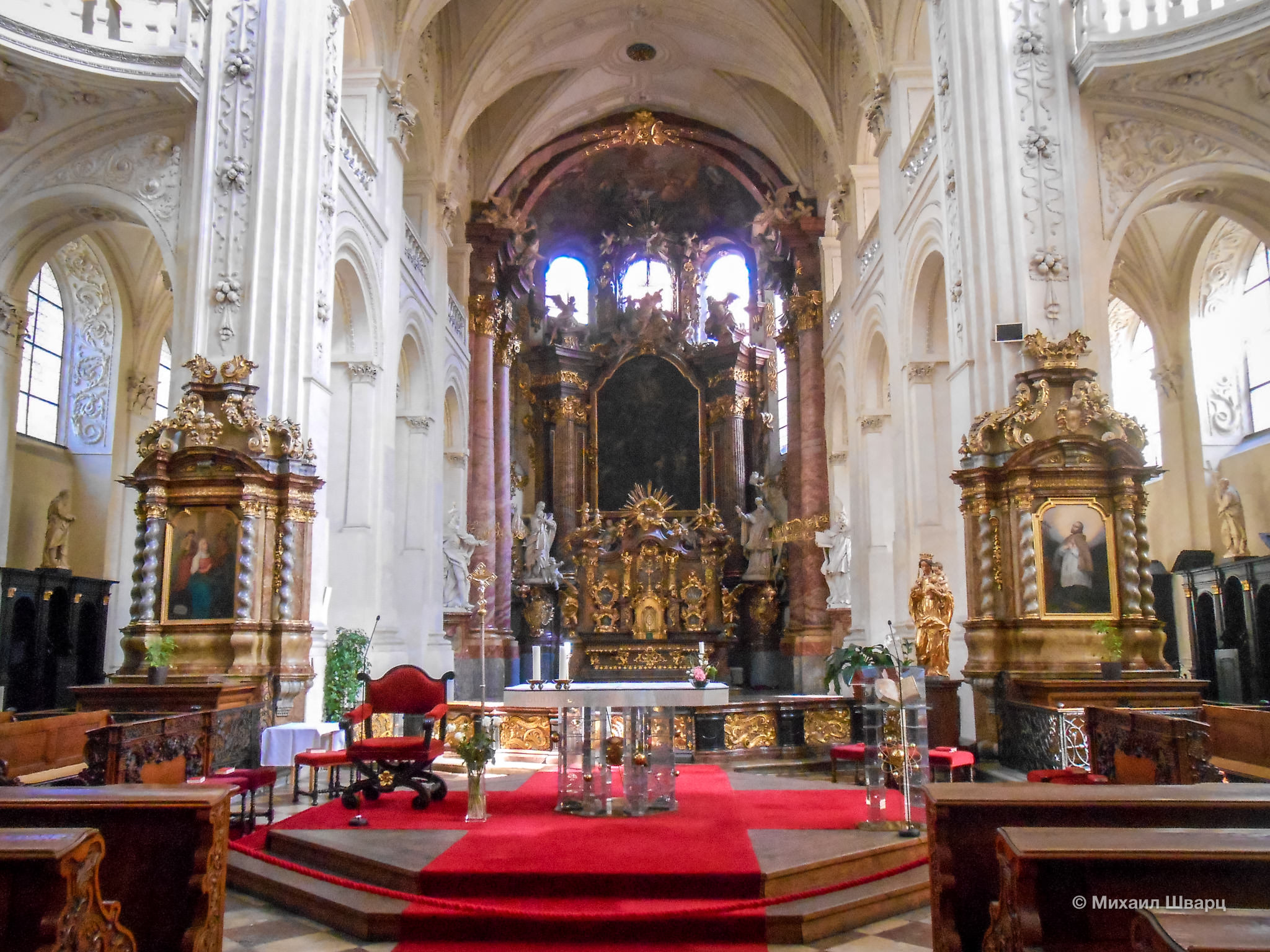 Главный алтарь