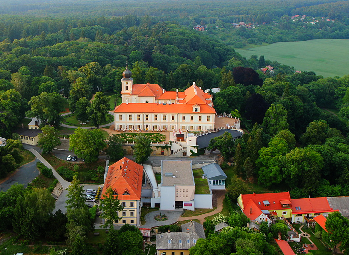 Замок Лоучень (Zámek Loučeň)