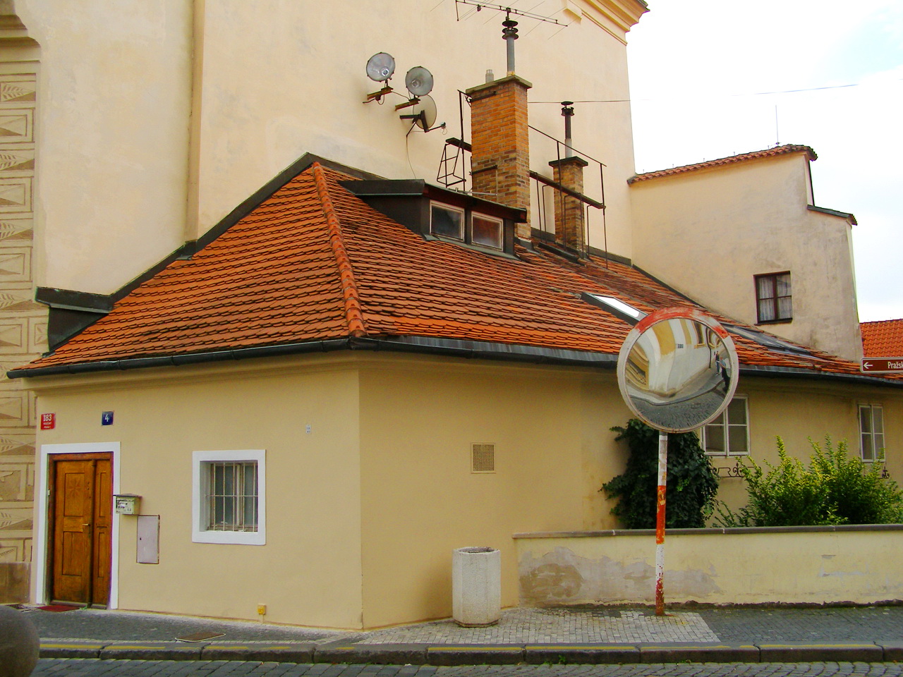 Монастырь с торца