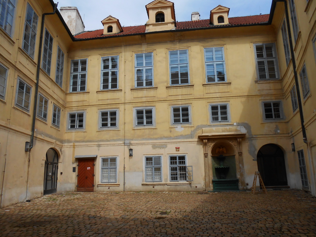 Пальфийский дворец