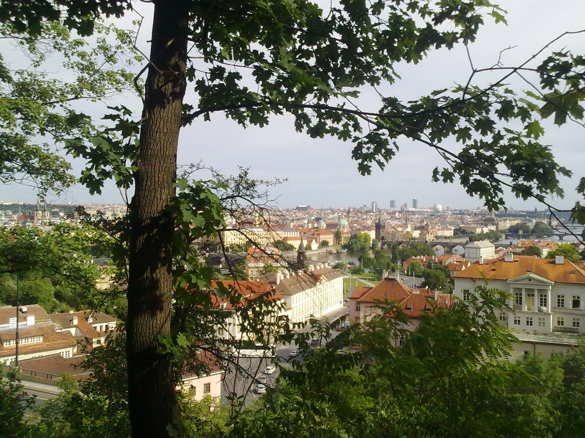 Вид на Прагу из садов