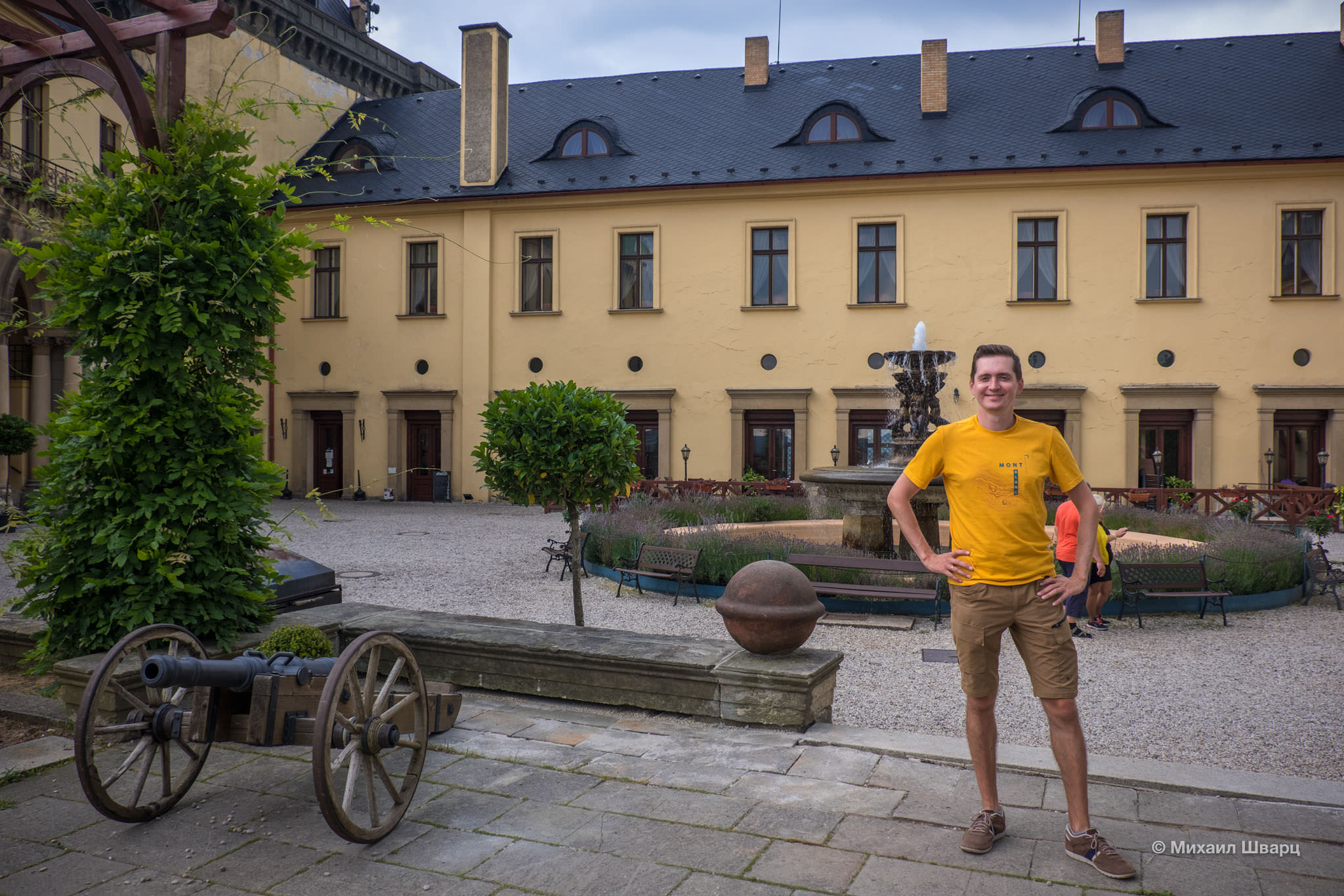 Есть и пушка, а как без нее?