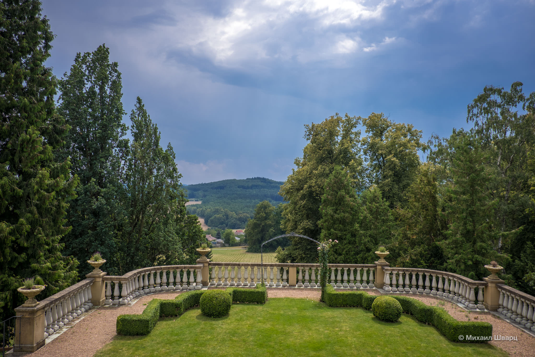 Балкон в парке