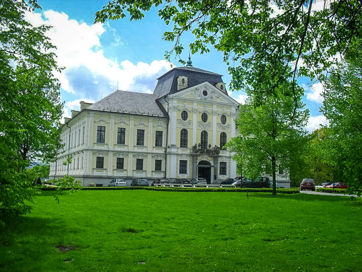 Фасад замка