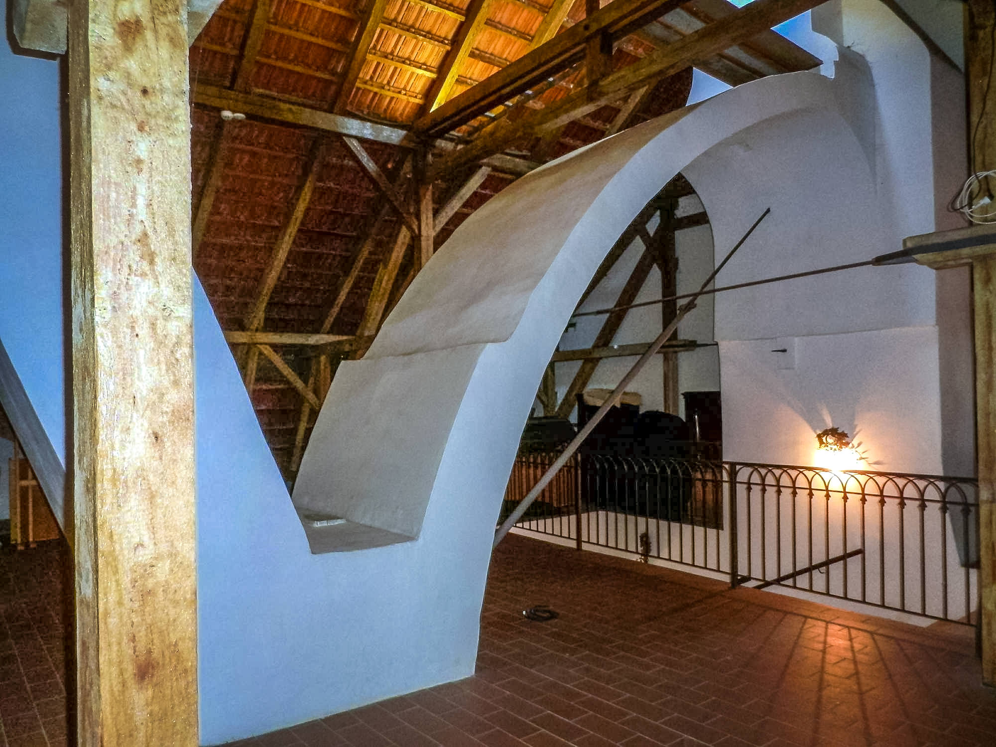 Чердак с уникальной системой дымовых труб