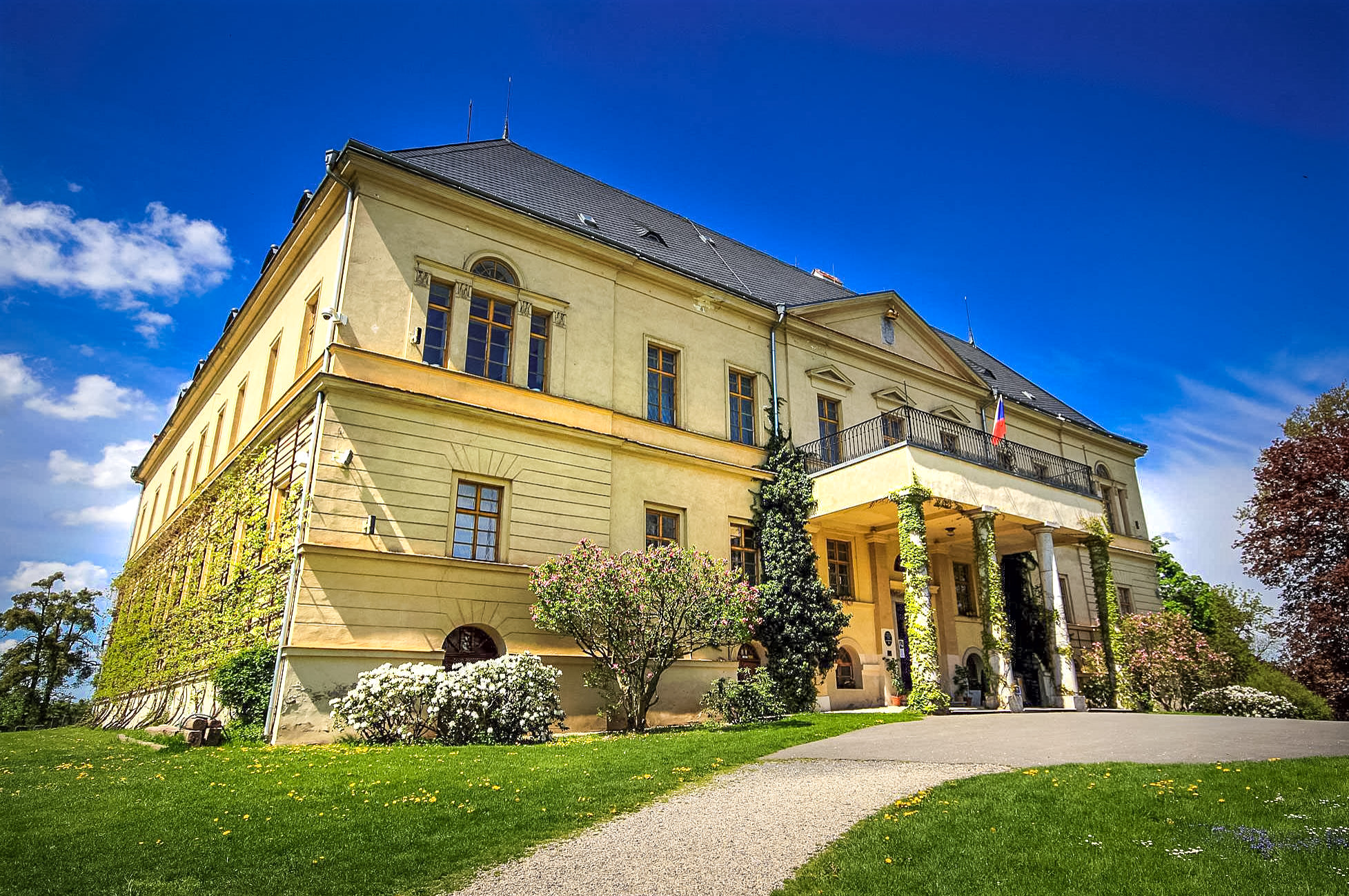 Парадный вход