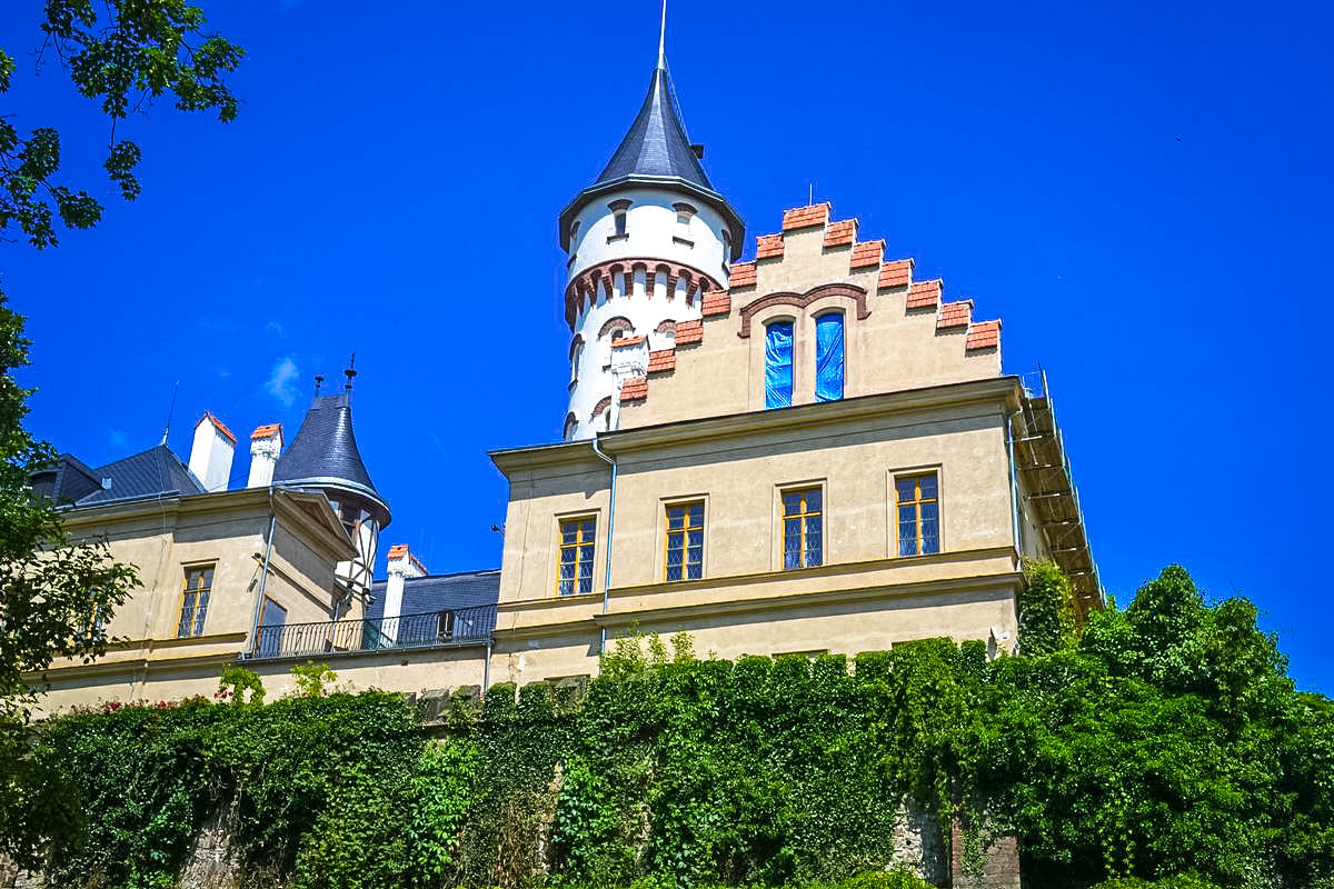 Замок в стиле ренессанс