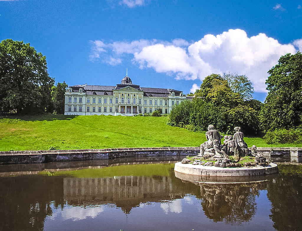 Замковый парк