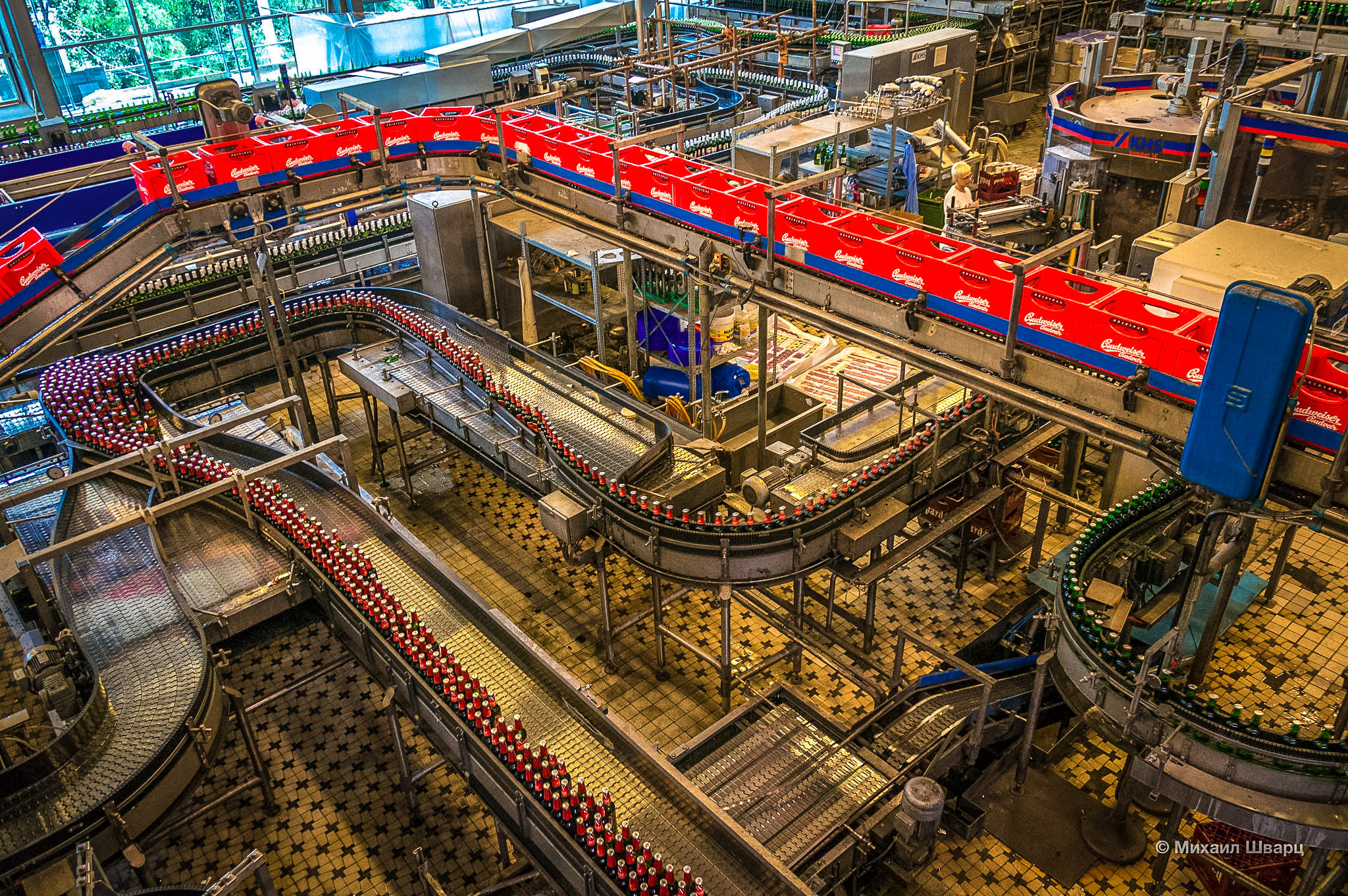 А вот и сам завод