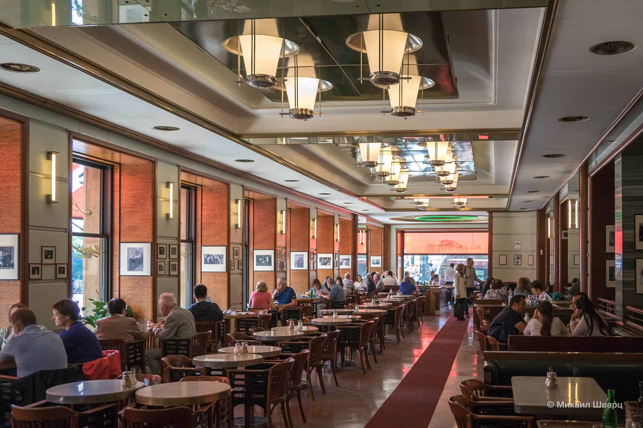 Просторный зал