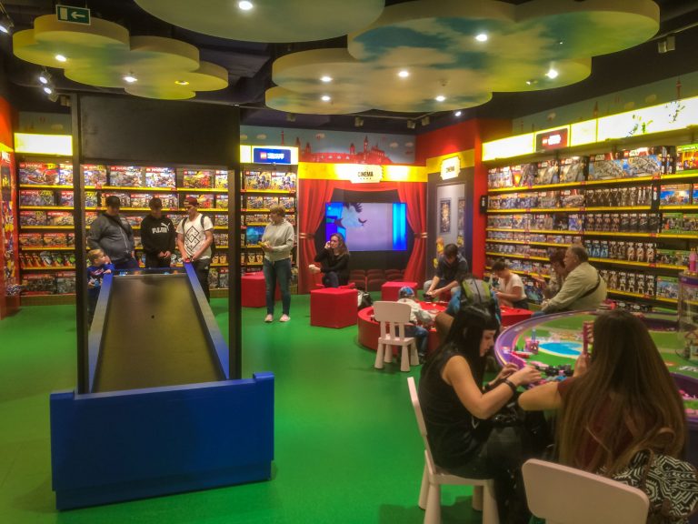 Отдел с играми и головоломками