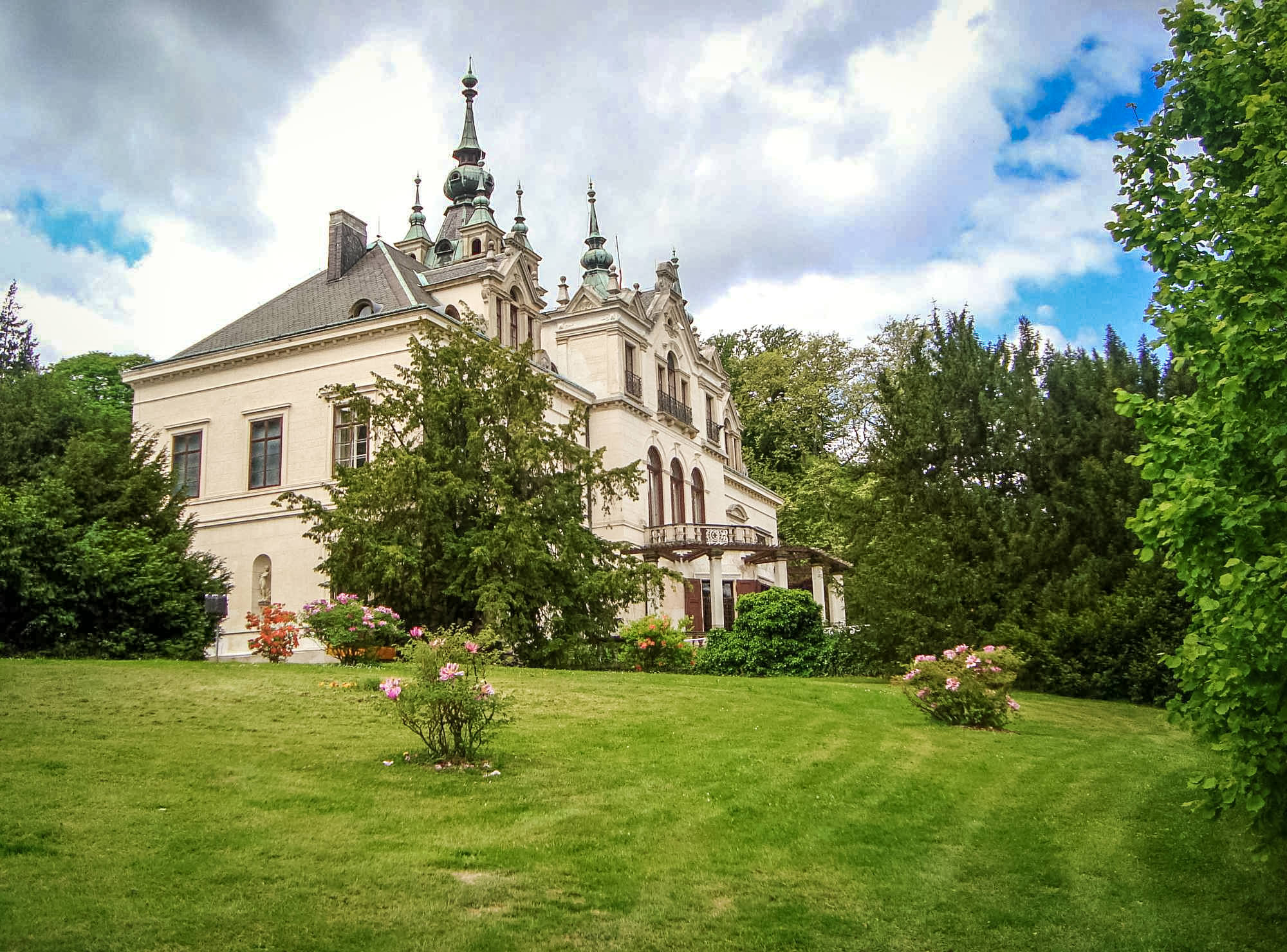 Замок в стиле ампир