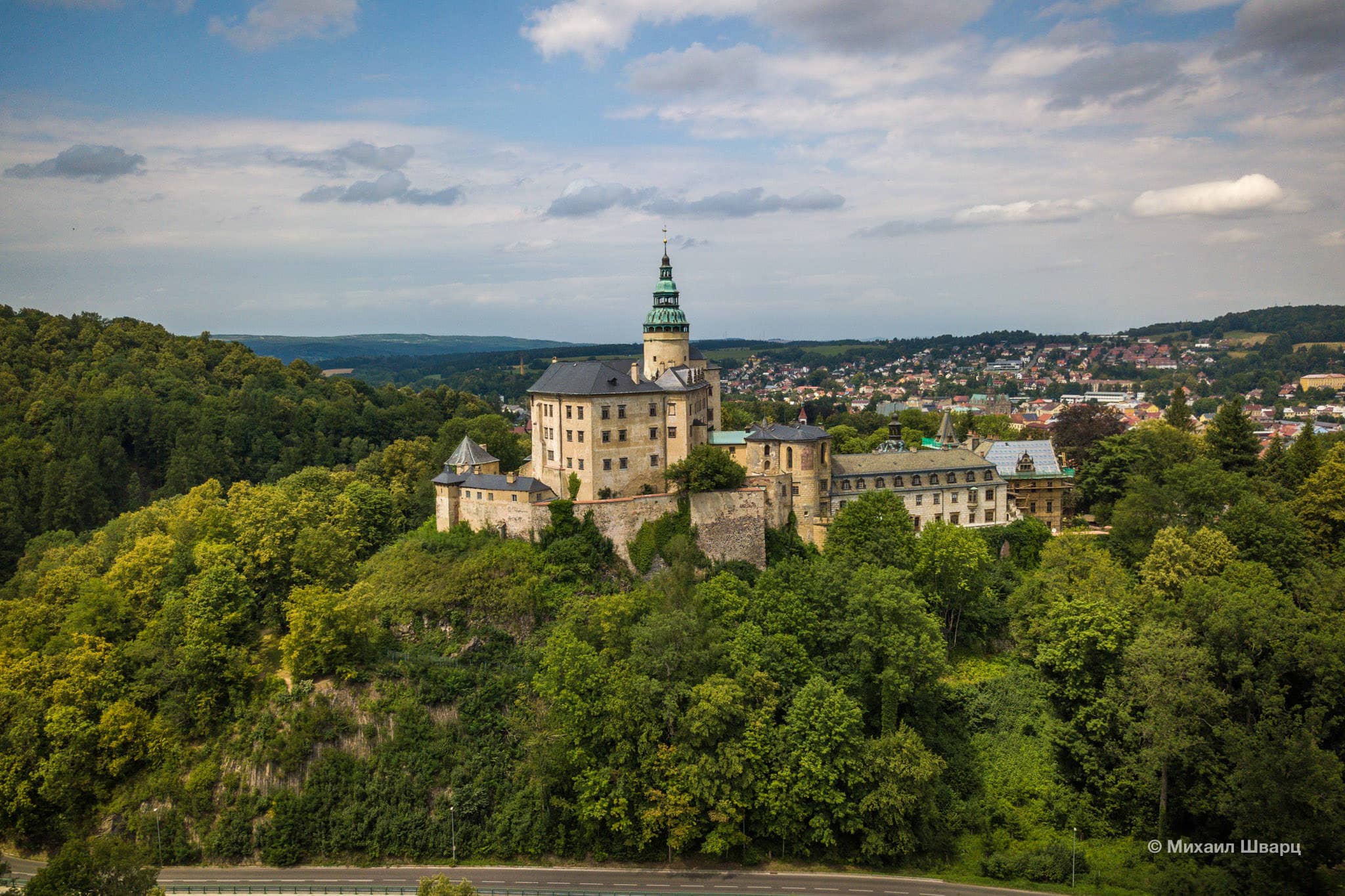 Величественный замок