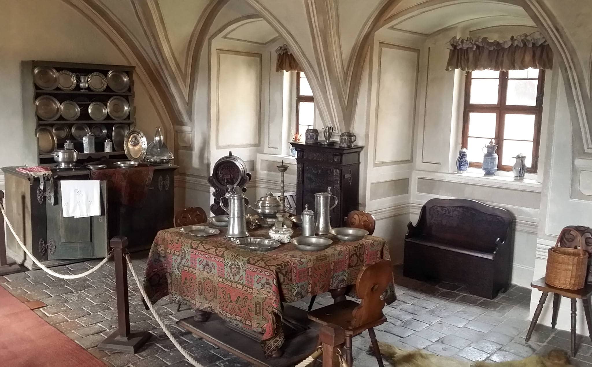 Столовое серебро