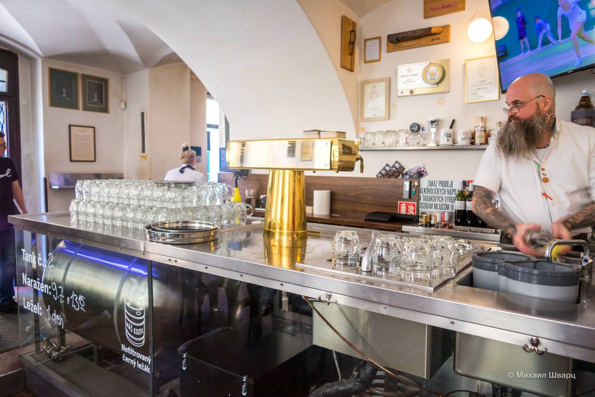 Барная стойка в Local