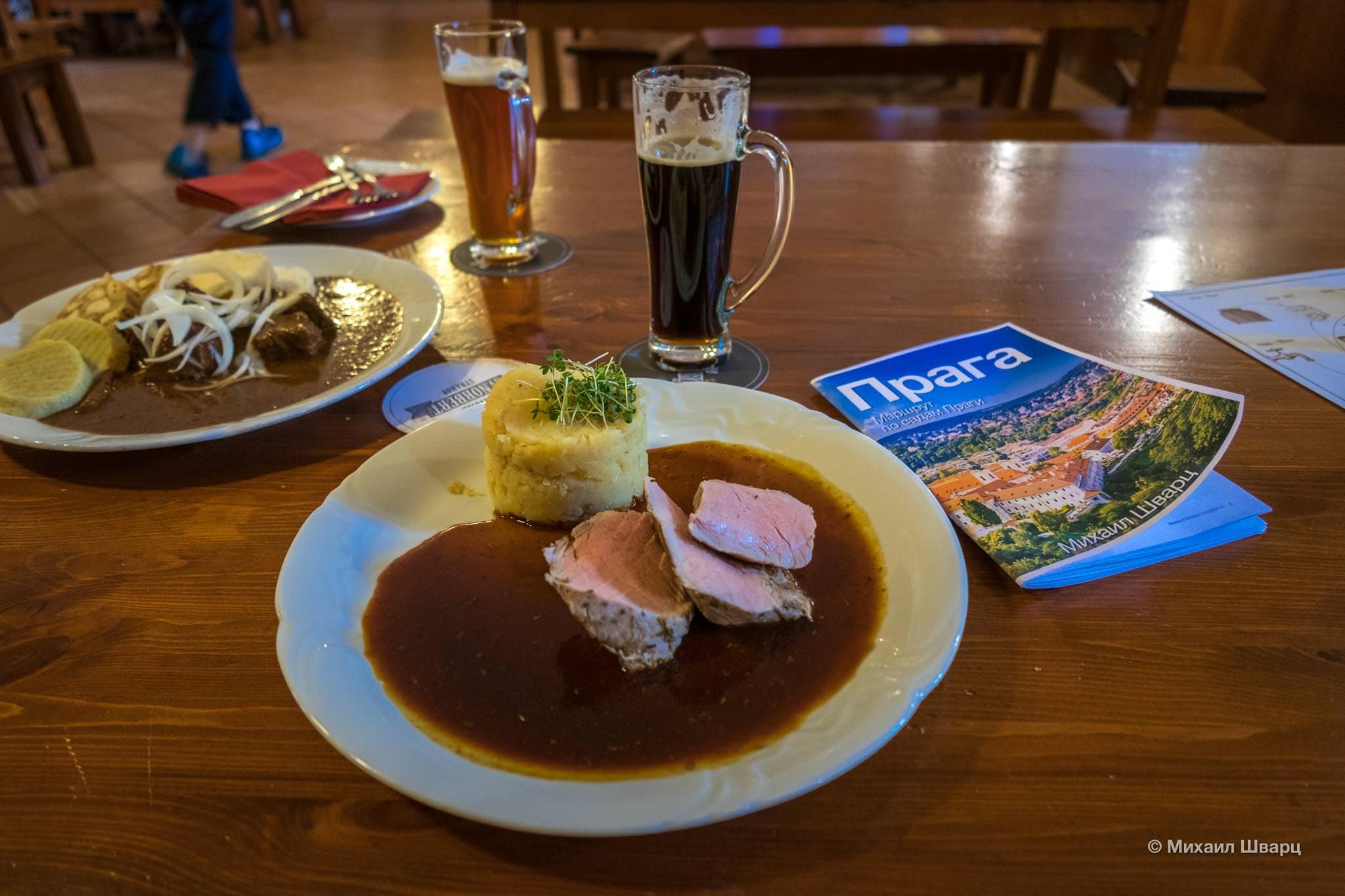 Заказал свинину в имбирном соусе