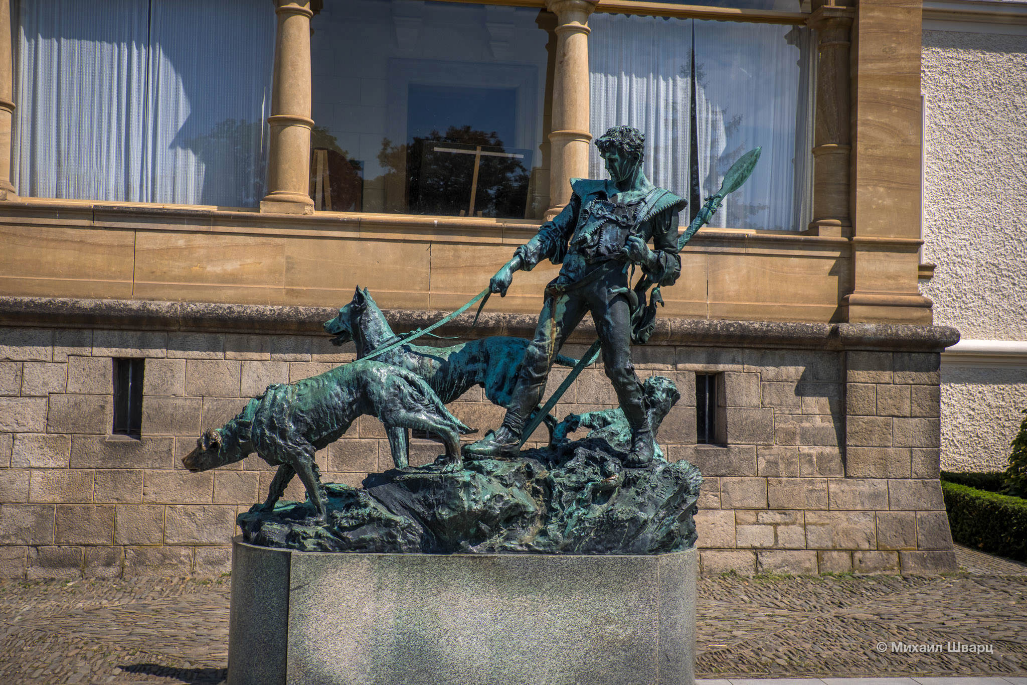 Скульптура на охотничью тему