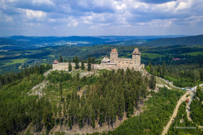 Вид на замок сверху