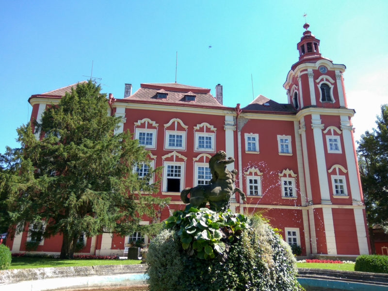 Замок Детенице (Zámek Dětenice)