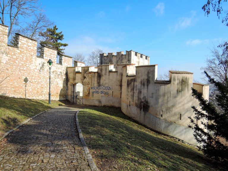 Голодная стена (Hladová zeď)