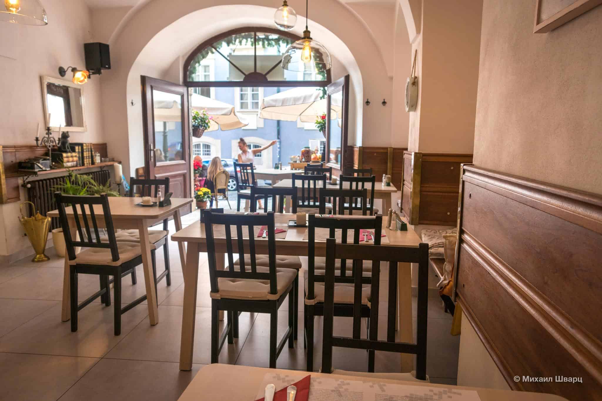 Столики в ресторане Tří jelínků
