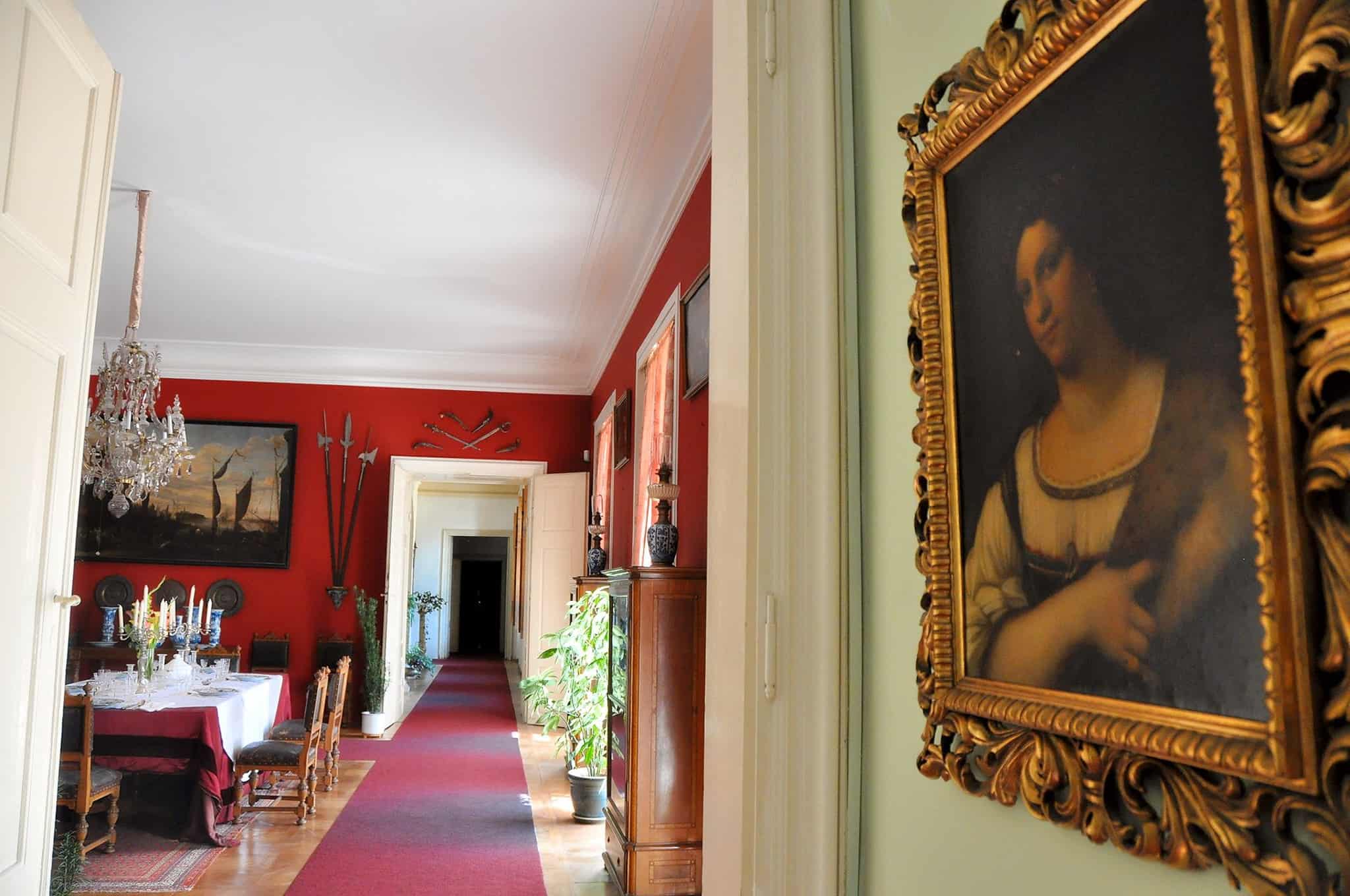 Вход в столовую