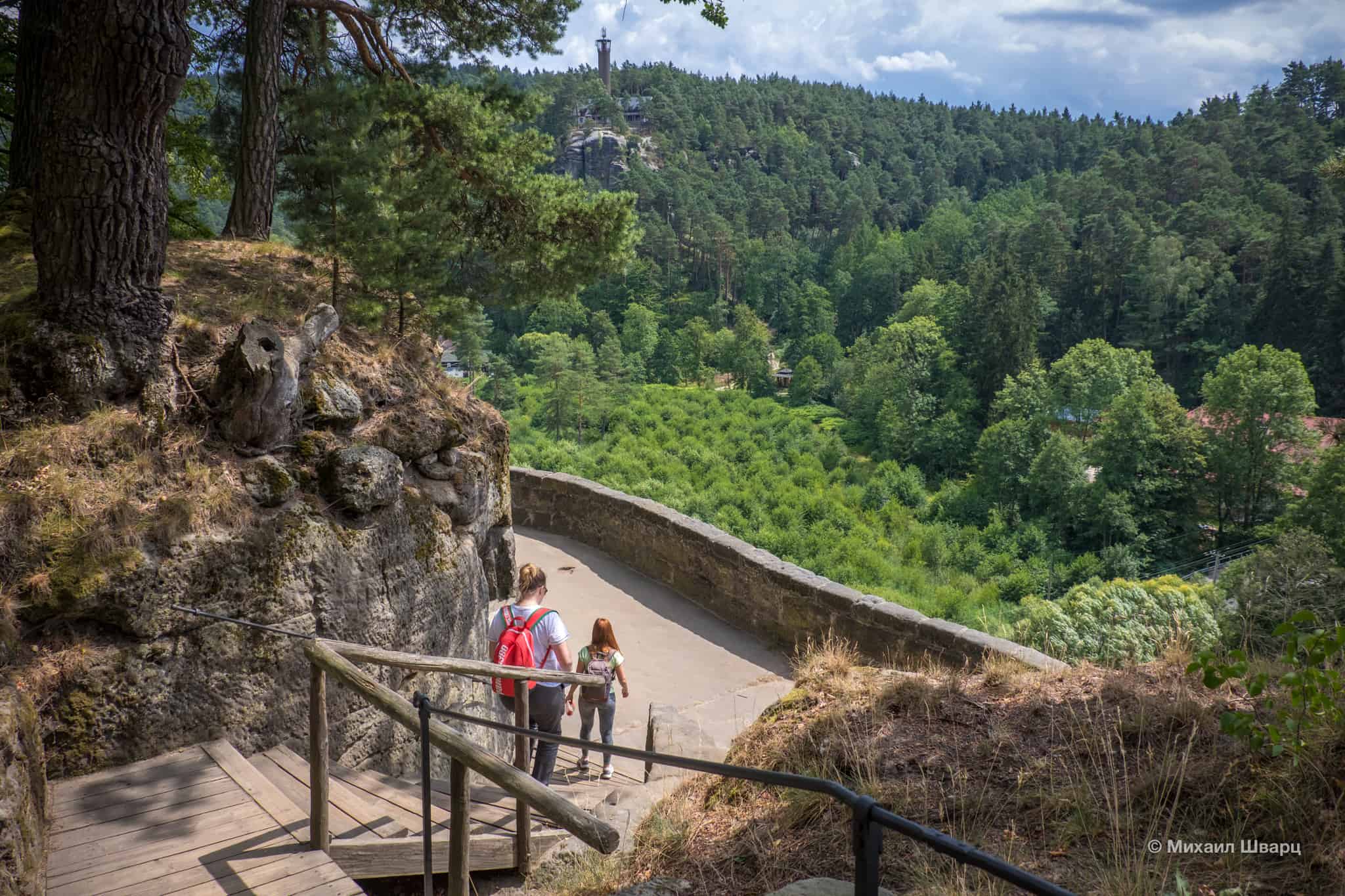 Внутри замка