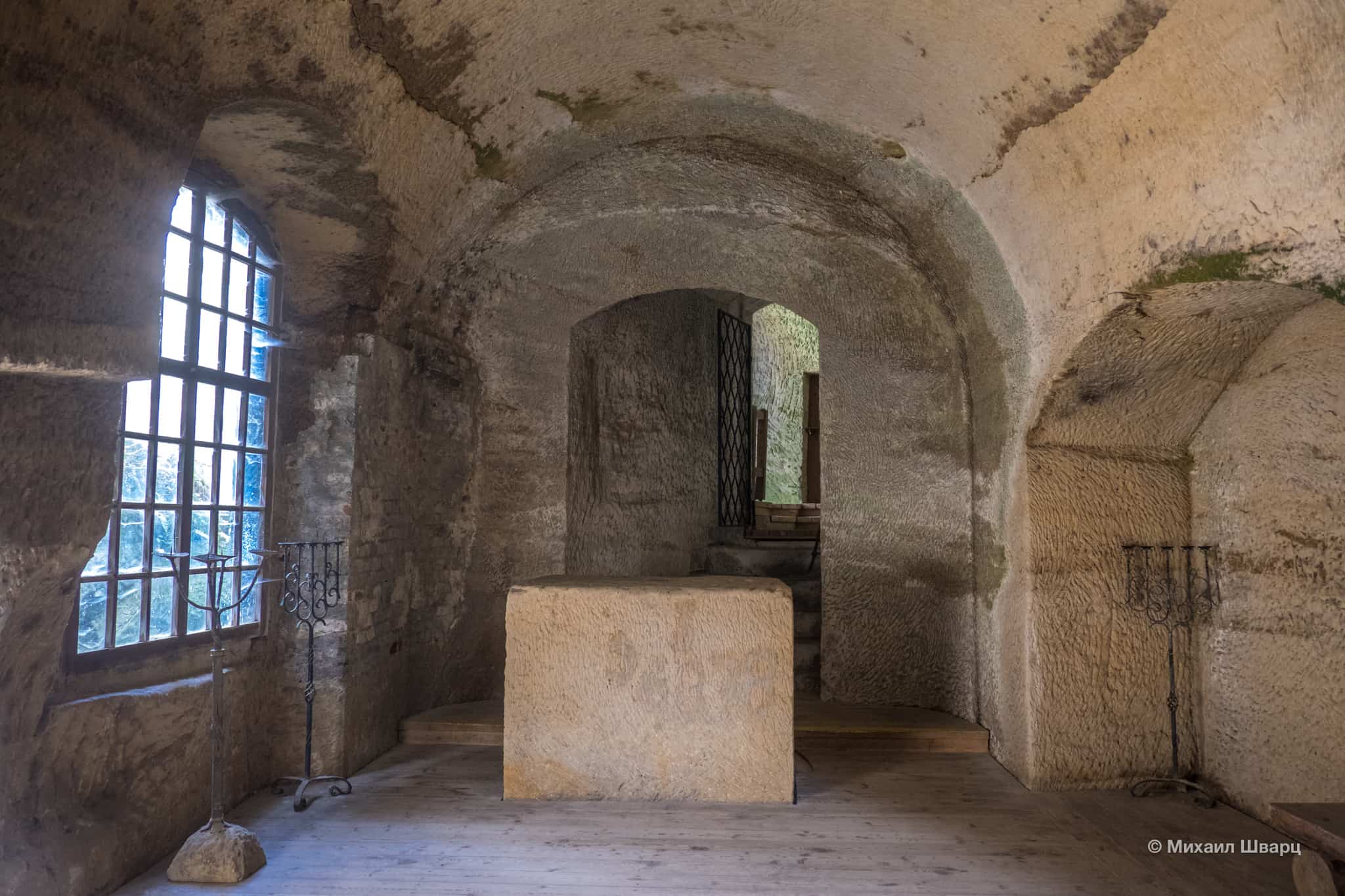 Алтарь в церкви