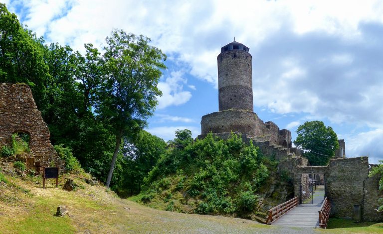 Замок Гасиштейн (Hrad Hasištejn)