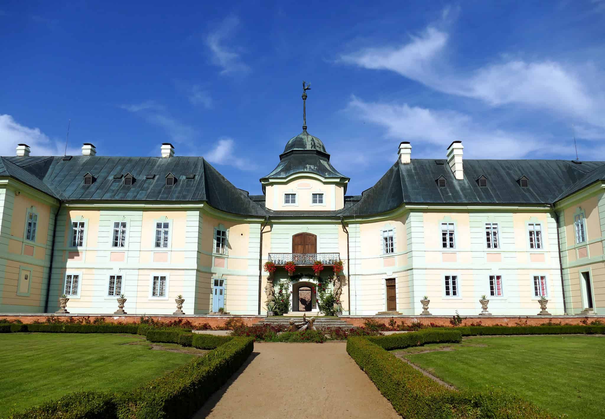 Вид из замкового парка