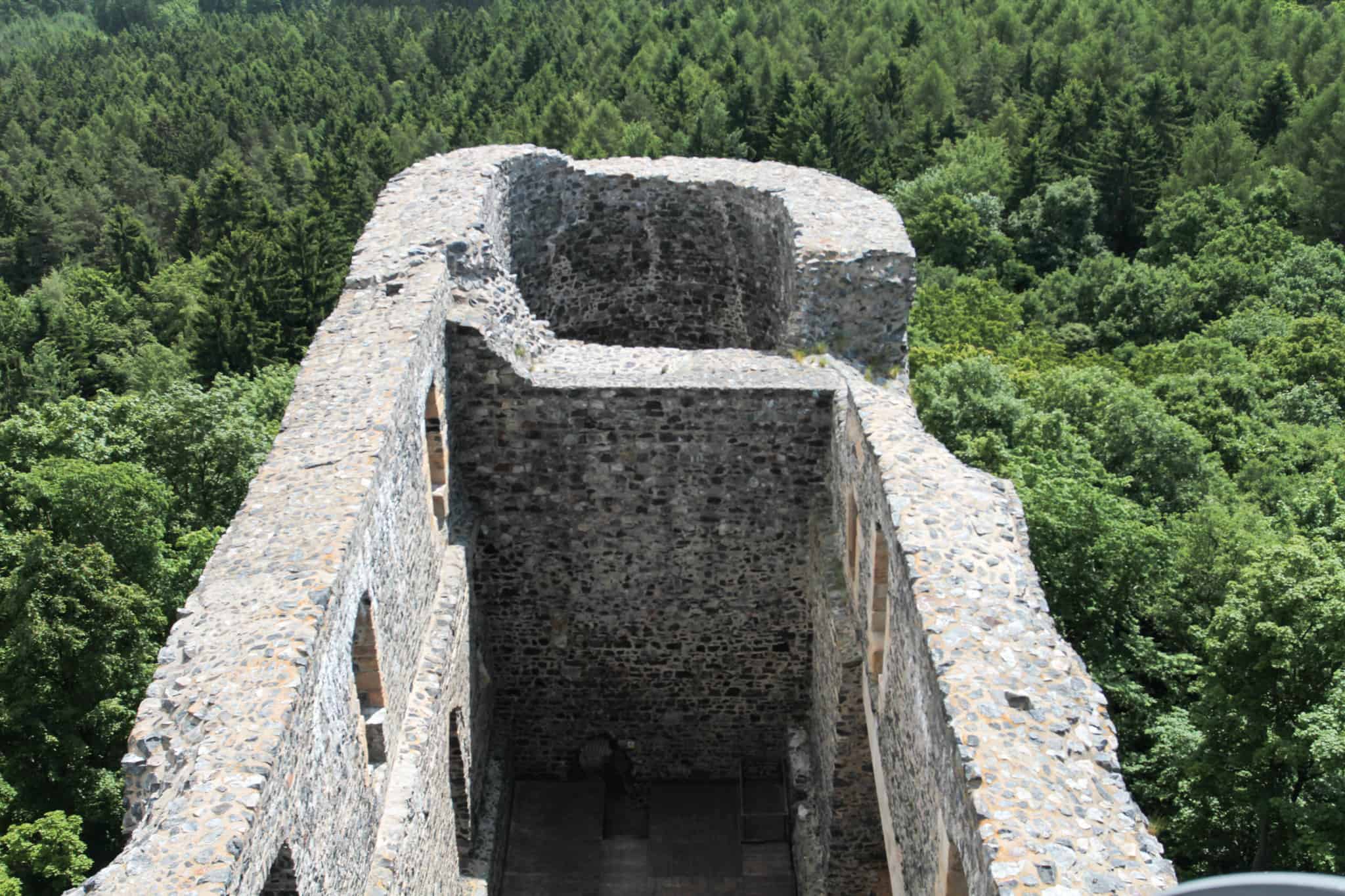 Замковый двор