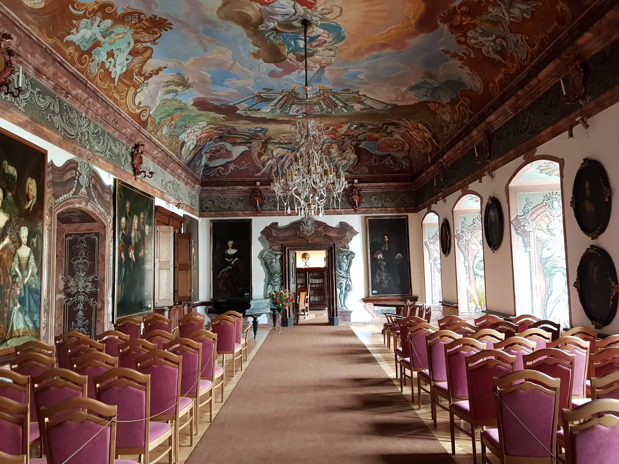 Главный зал