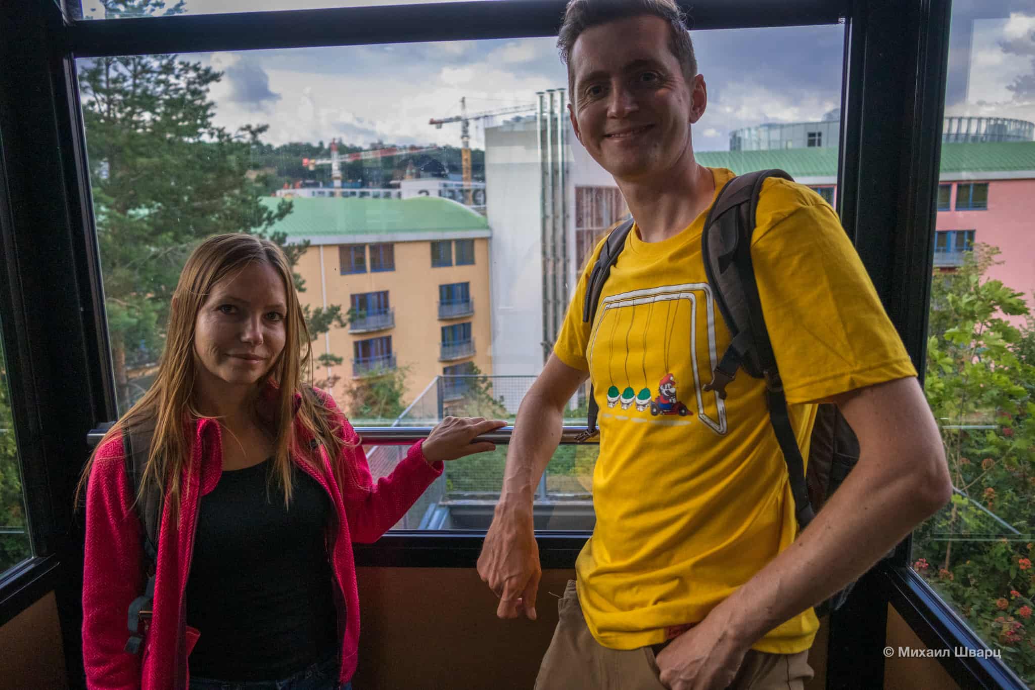 Мы в наклонном лифте